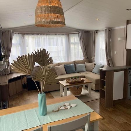 Cosy, Coastal Themed Holiday Home, Rockley Park, Poole, Dorset מראה חיצוני תמונה