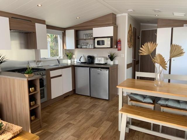 Cosy, Coastal Themed Holiday Home, Rockley Park, Poole, Dorset מראה חיצוני תמונה