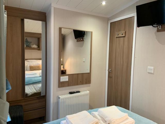 Cosy, Coastal Themed Holiday Home, Rockley Park, Poole, Dorset מראה חיצוני תמונה