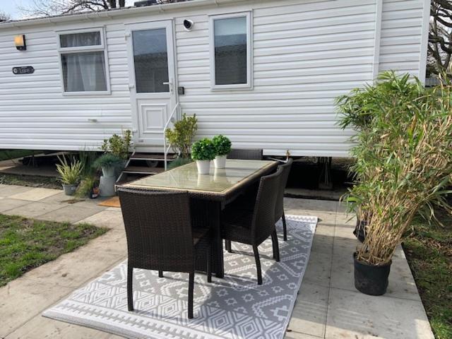 Cosy, Coastal Themed Holiday Home, Rockley Park, Poole, Dorset מראה חיצוני תמונה