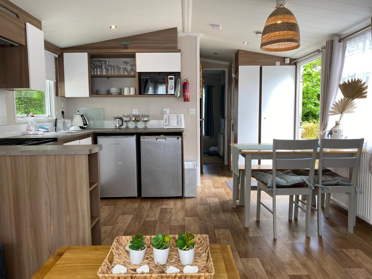Cosy, Coastal Themed Holiday Home, Rockley Park, Poole, Dorset מראה חיצוני תמונה